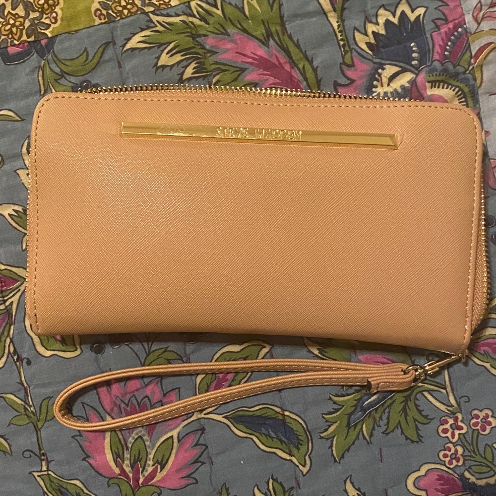 Steve Madden Beige Wristlet Wallet